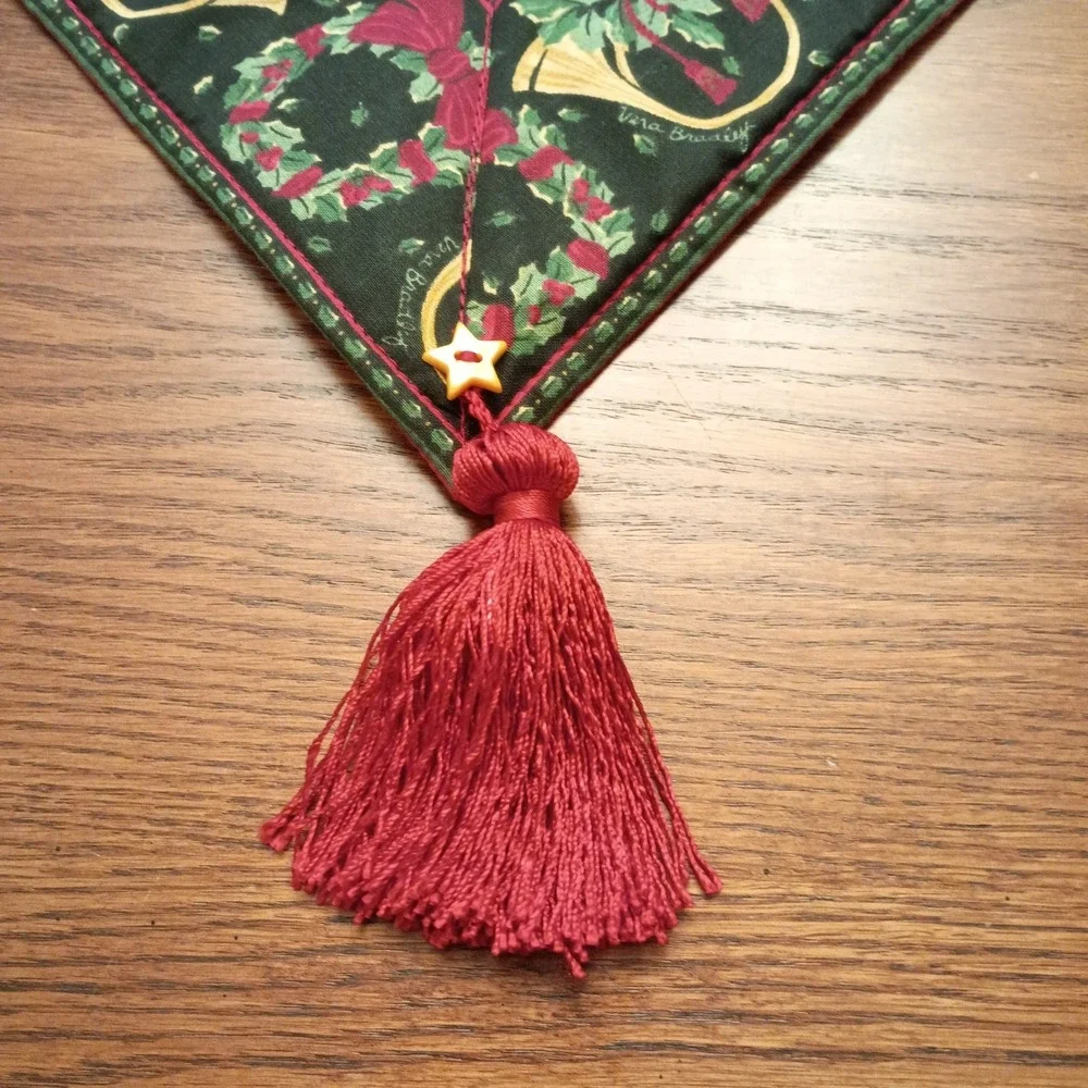 Vera Bradley Table‎ Runner Quilted w Tassels Christmas Holiday 13.5